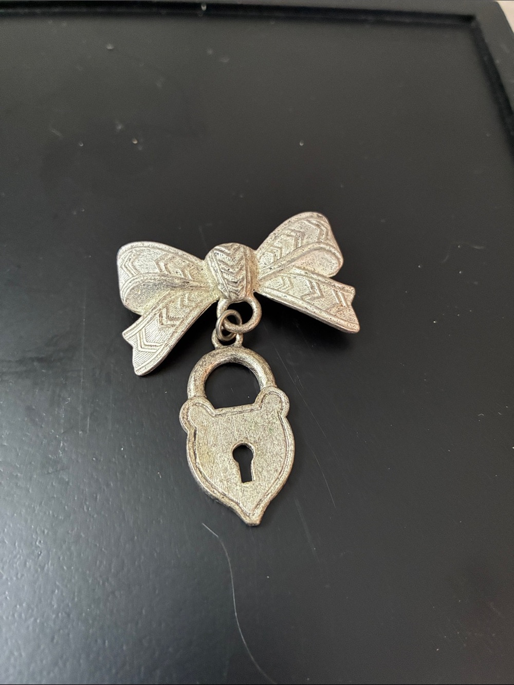 Bow and Heart Lock Pendant Brooch - Silver
